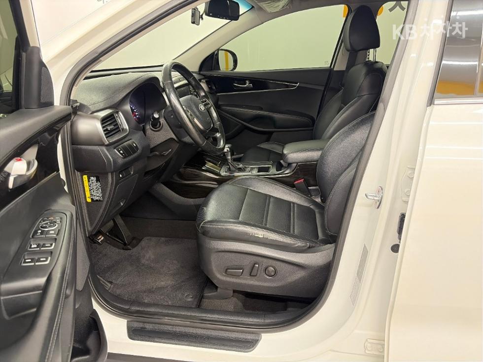 Kia Sorento — miniaturë 11