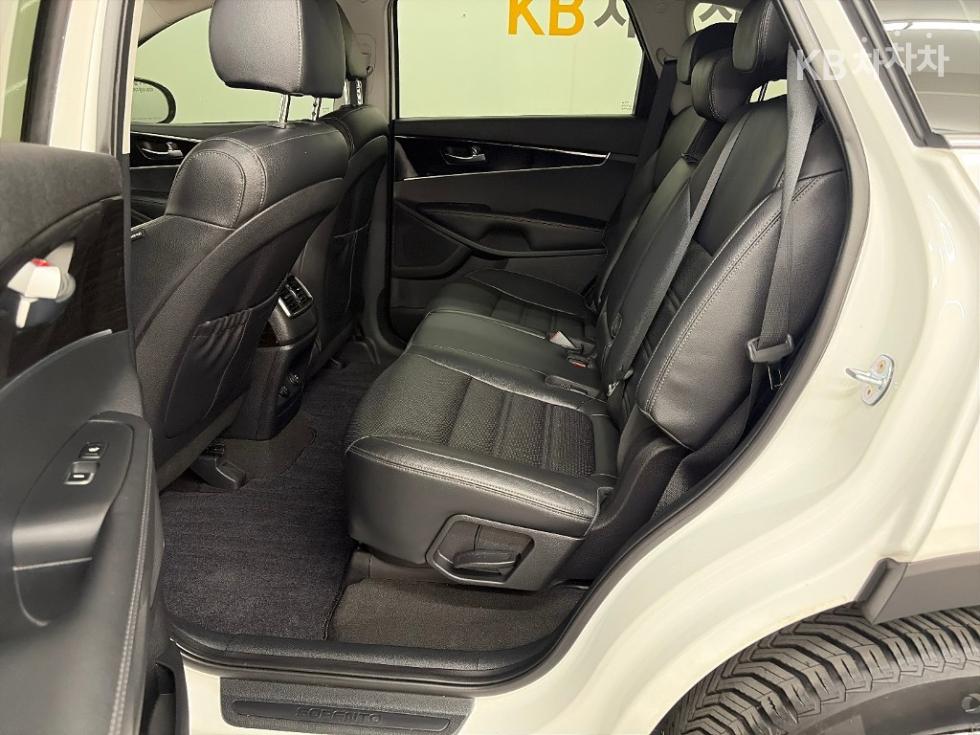 Kia Sorento — miniaturë 12