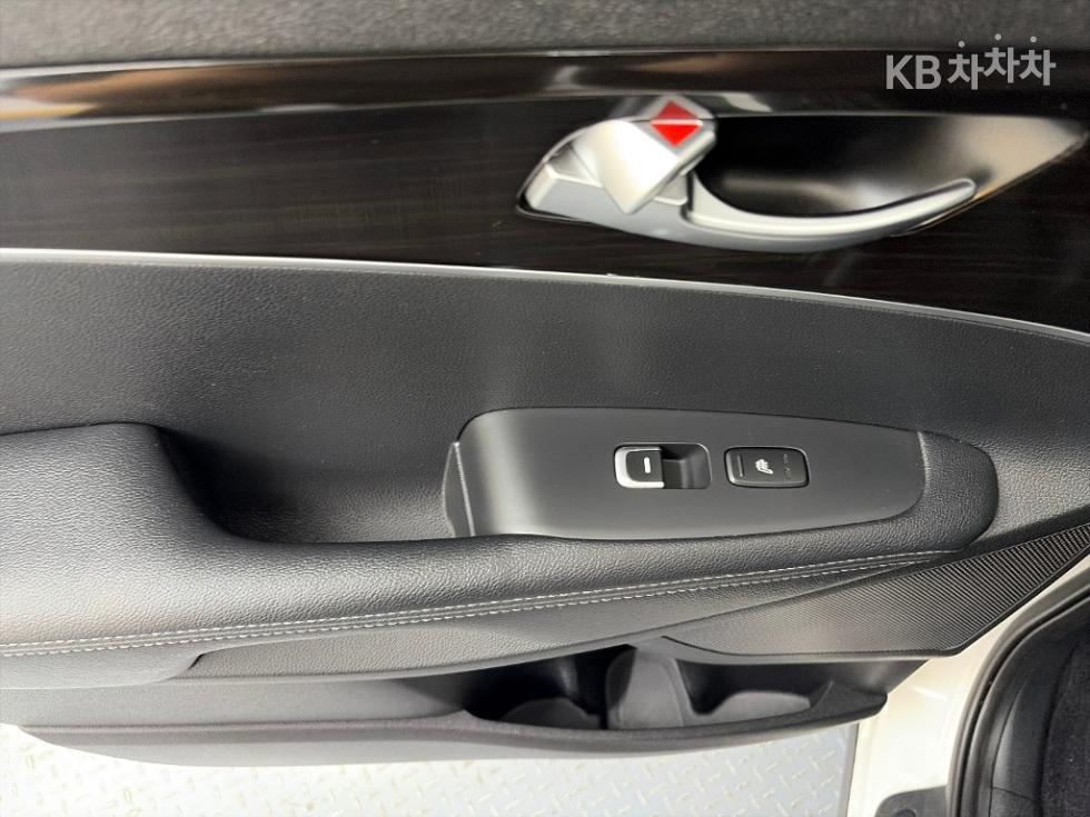 Kia Sorento — miniaturë 13