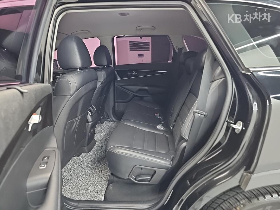 Kia Sorento — miniaturë 12