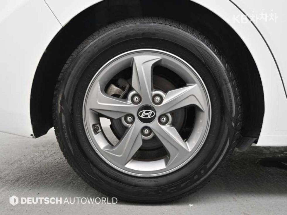 Hyundai Avante — miniaturë 5