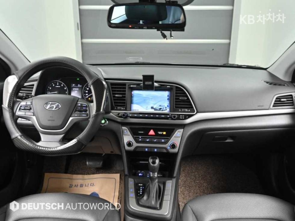Hyundai Avante — miniaturë 7