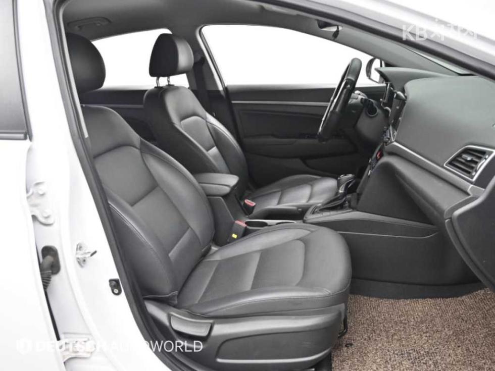 Hyundai Avante — miniaturë 10
