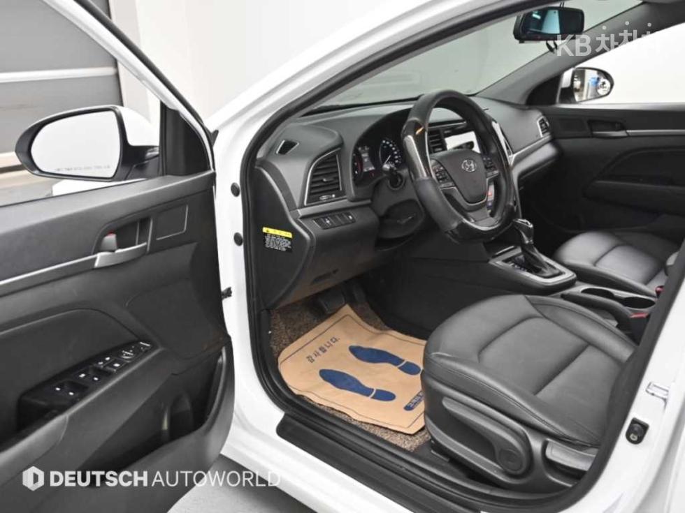 Hyundai Avante — miniaturë 11