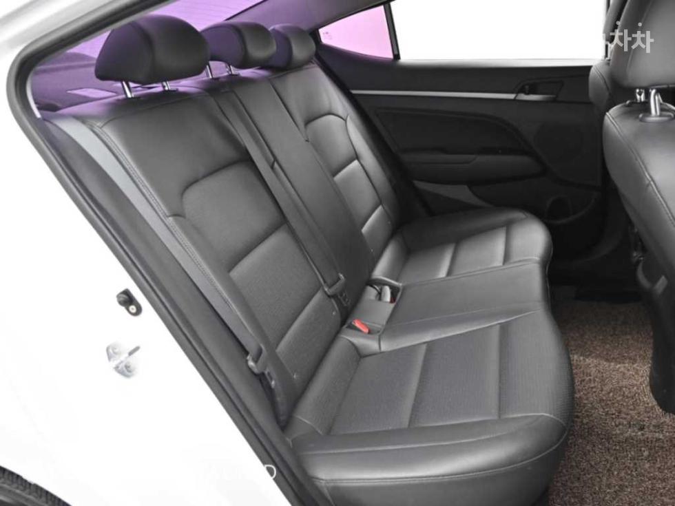 Hyundai Avante — miniaturë 12
