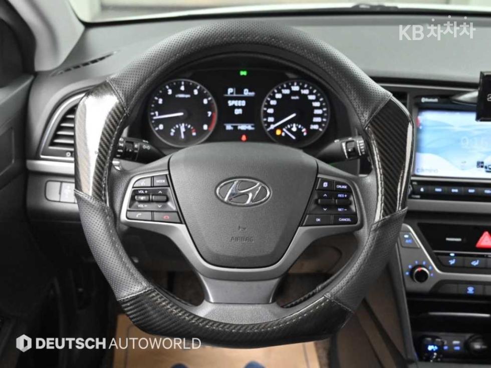 Hyundai Avante — miniaturë 13