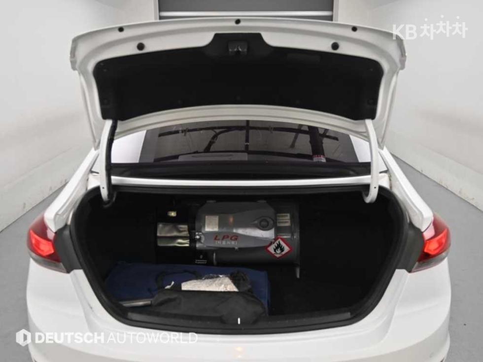 Hyundai Avante — miniaturë 19