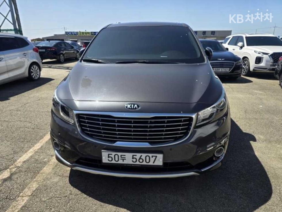 Kia Carnival — miniaturë 2