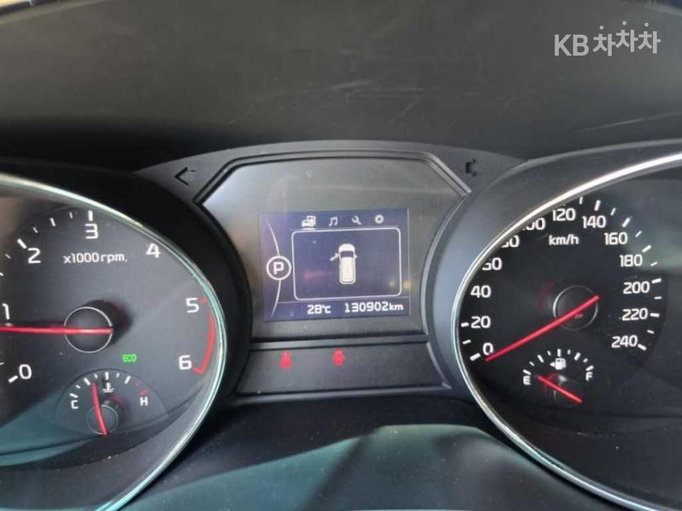Kia Carnival — miniaturë 5