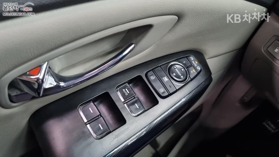 Kia Carnival — miniaturë 16