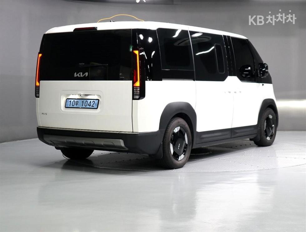 Kia PV5 — miniaturë 3