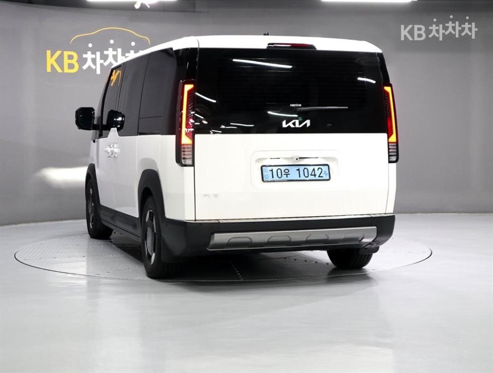 Kia PV5 — miniaturë 4