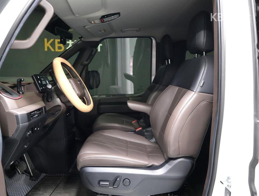 Kia PV5 — miniaturë 9