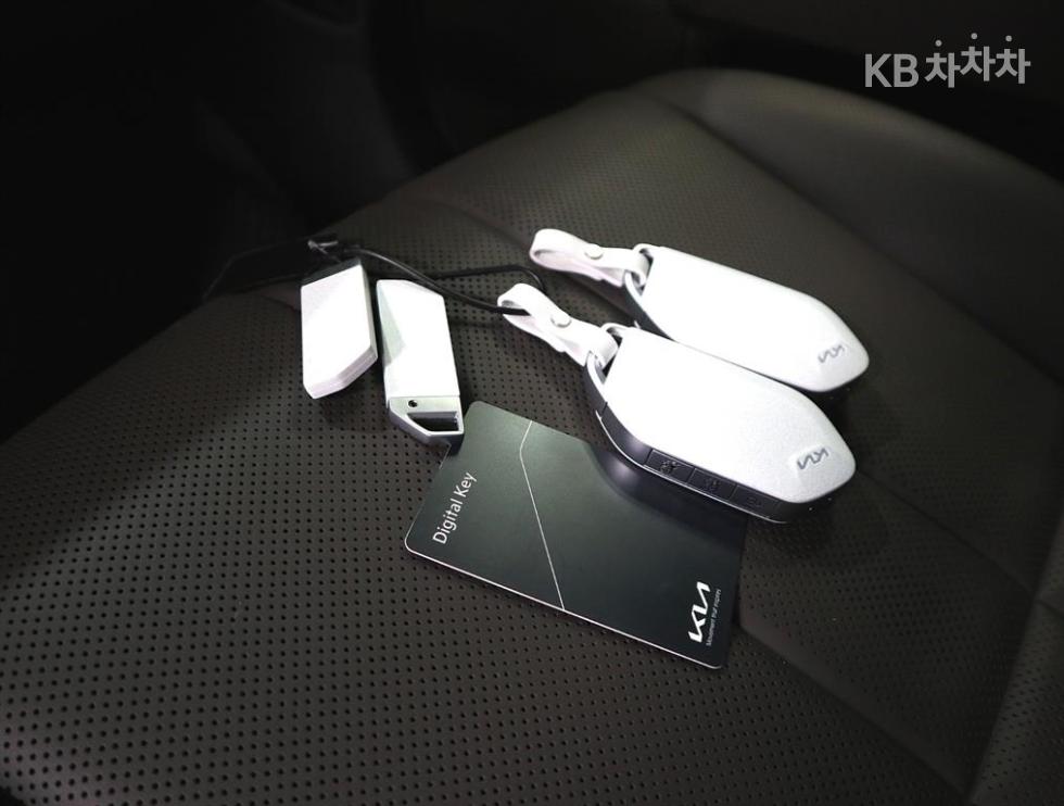 Kia PV5 — miniaturë 17