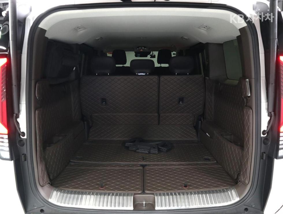 Kia PV5 — miniaturë 18