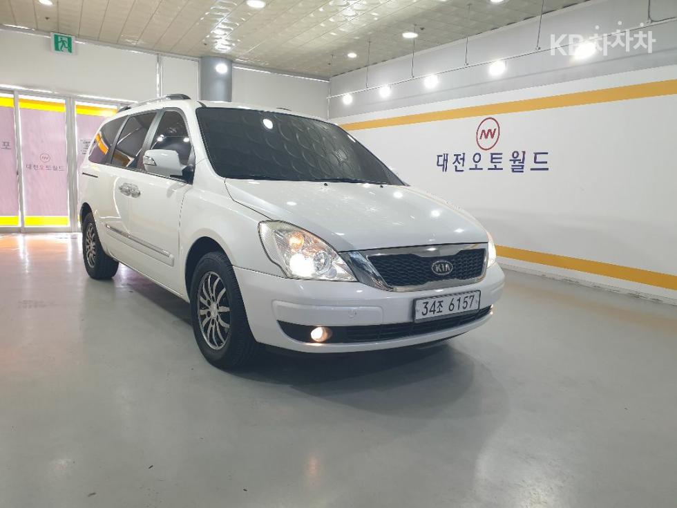 Kia Carnival — miniaturë 3