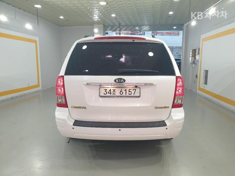 Kia Carnival — miniaturë 4