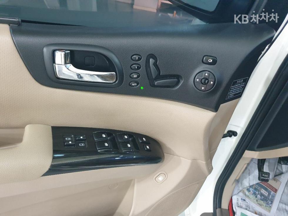 Kia Carnival — miniaturë 7