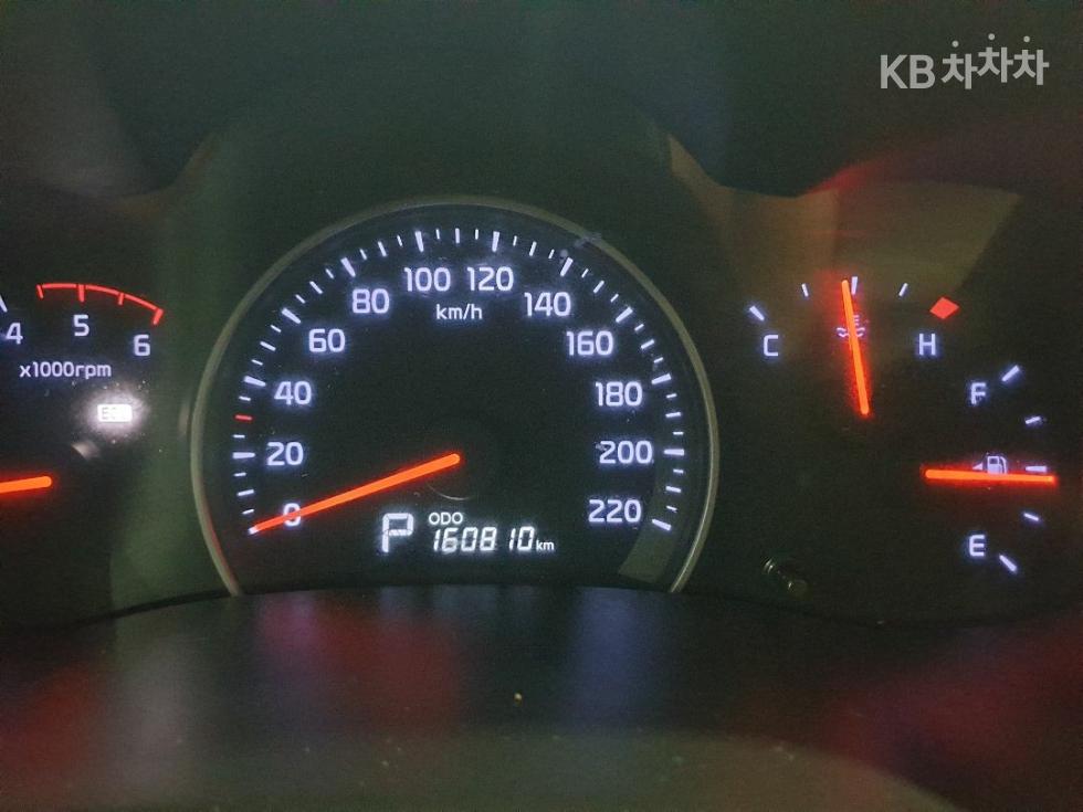 Kia Carnival — miniaturë 13