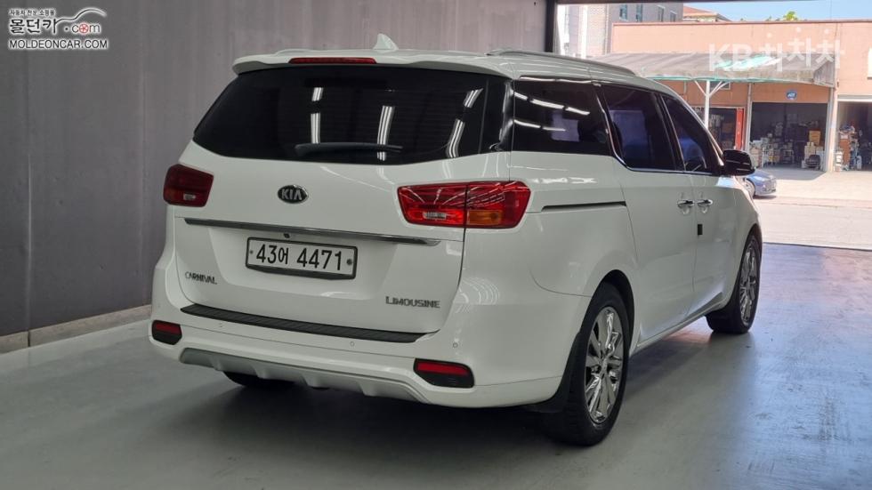 Kia Carnival — miniaturë 2