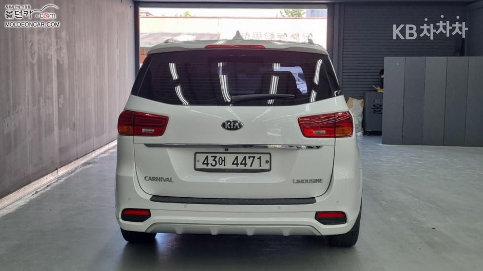 Kia Carnival — miniaturë 4