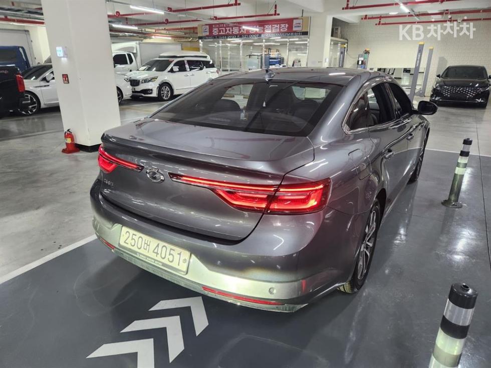 Renault Samsung SM6 — miniaturë 4
