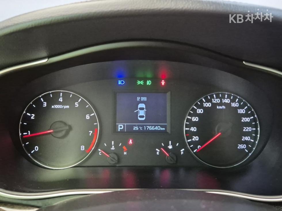 Kia K7 — miniaturë 6
