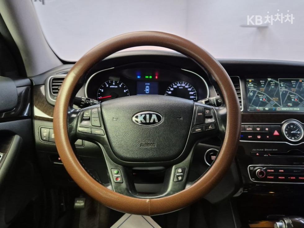Kia K7 — miniaturë 9