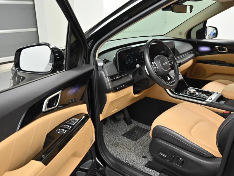 Kia Carnival — miniaturë 11