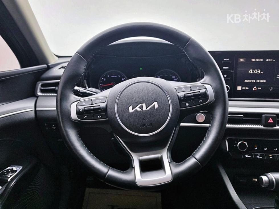 Kia K5 — miniaturë 8