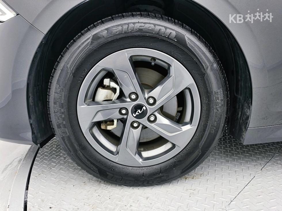 Kia K5 — miniaturë 17