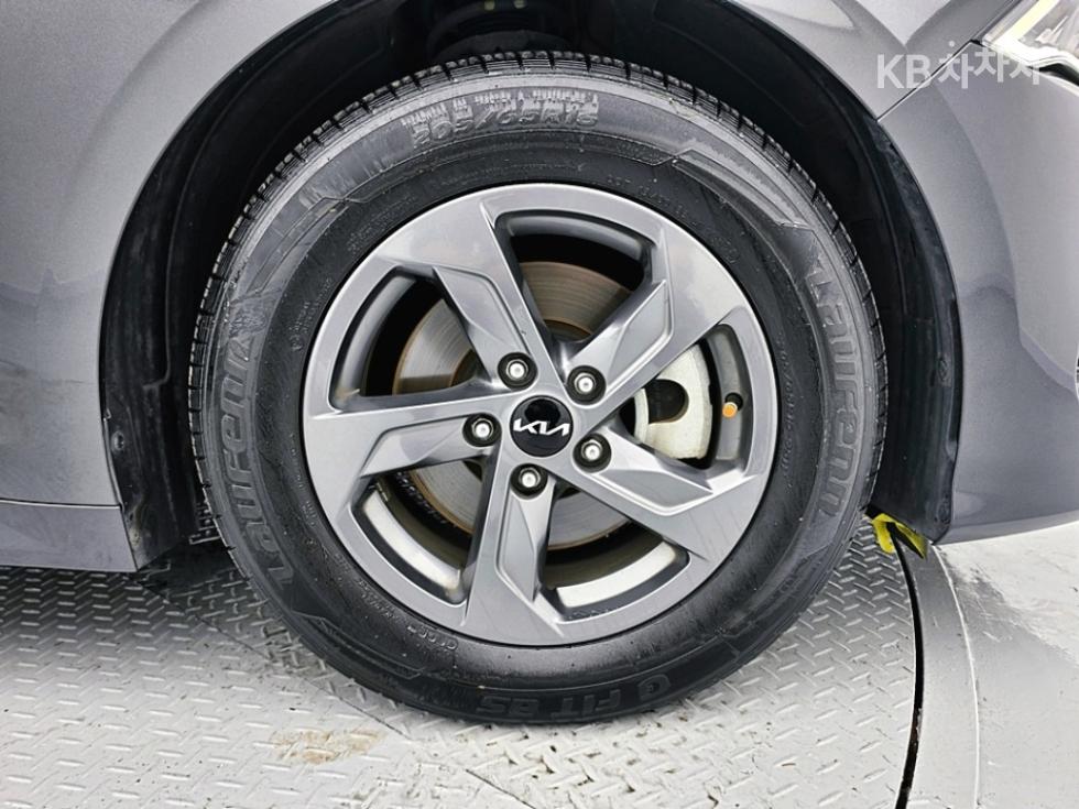 Kia K5 — miniaturë 20
