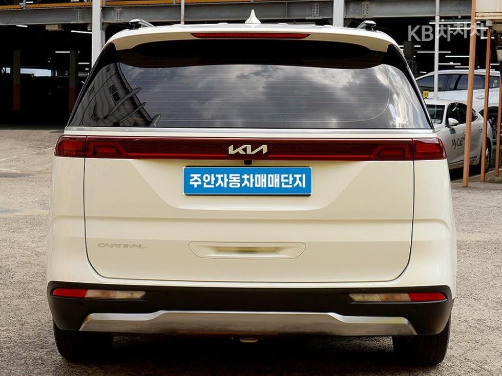 Kia Carnival — miniaturë 3