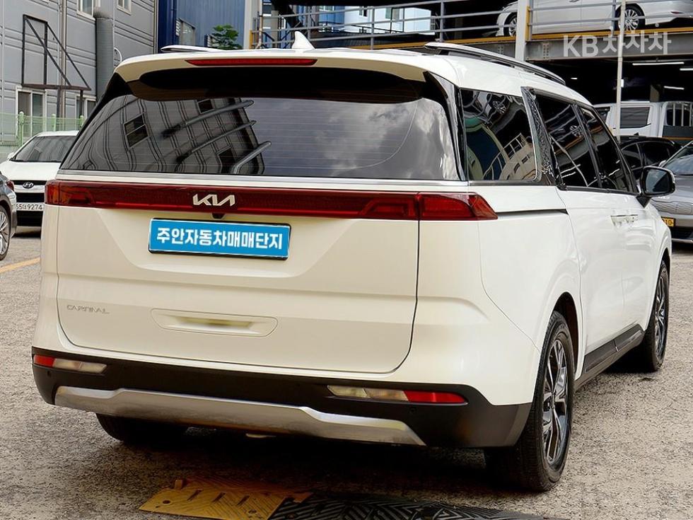 Kia Carnival — miniaturë 4