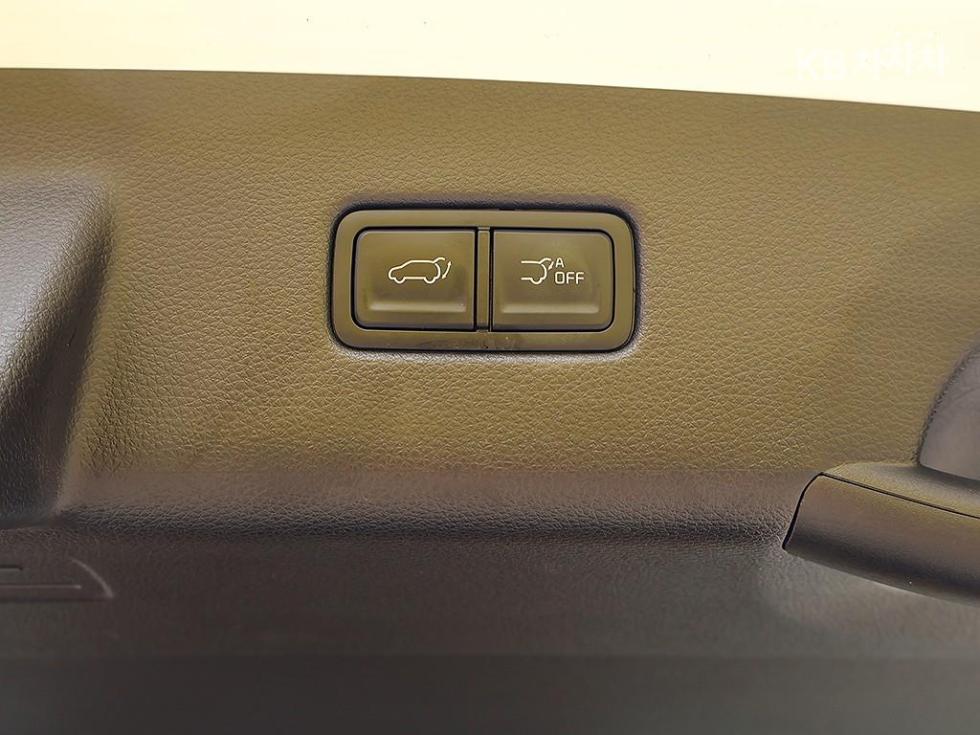 Kia Carnival — miniaturë 20