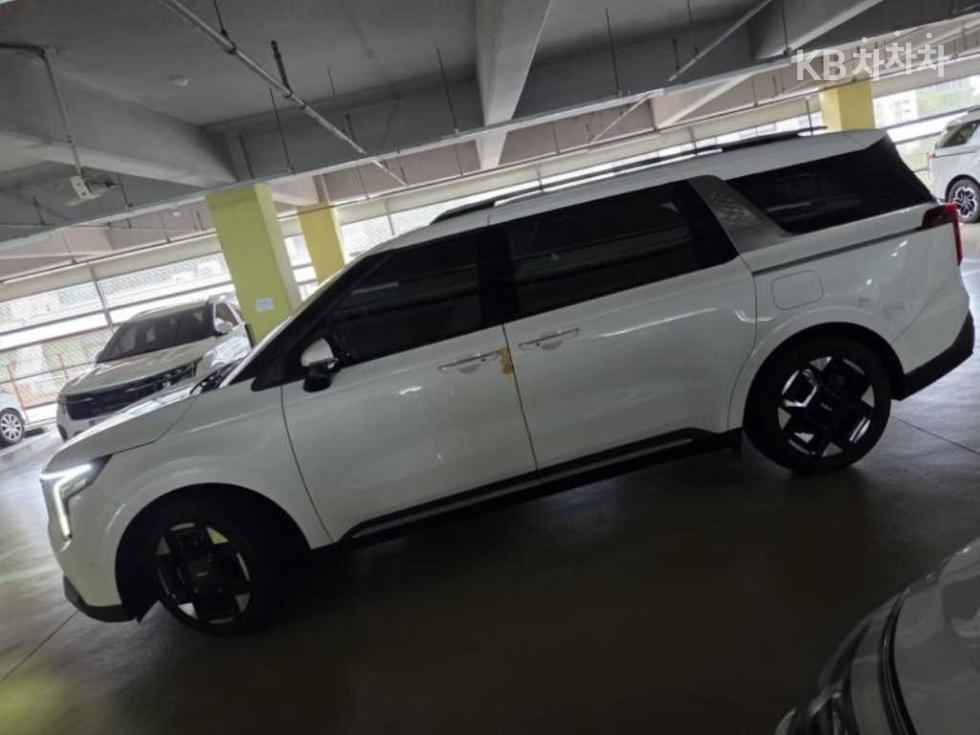 Kia Carnival — miniaturë 2