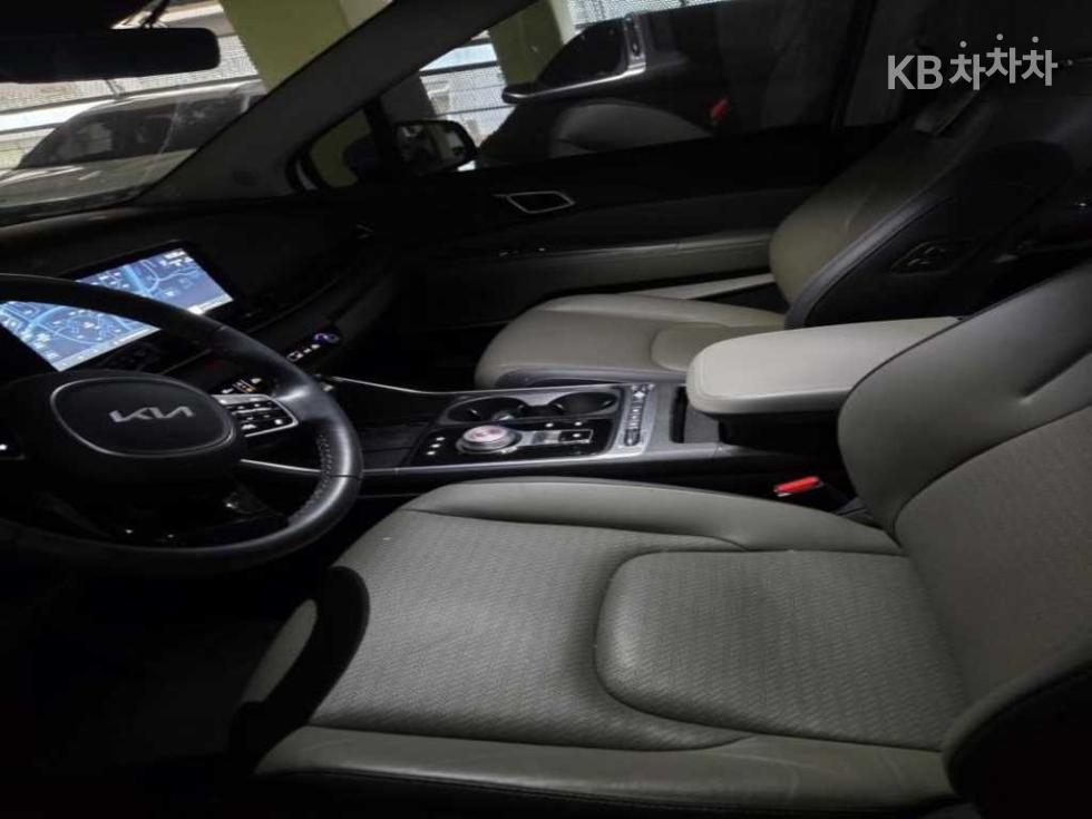 Kia Carnival — miniaturë 6