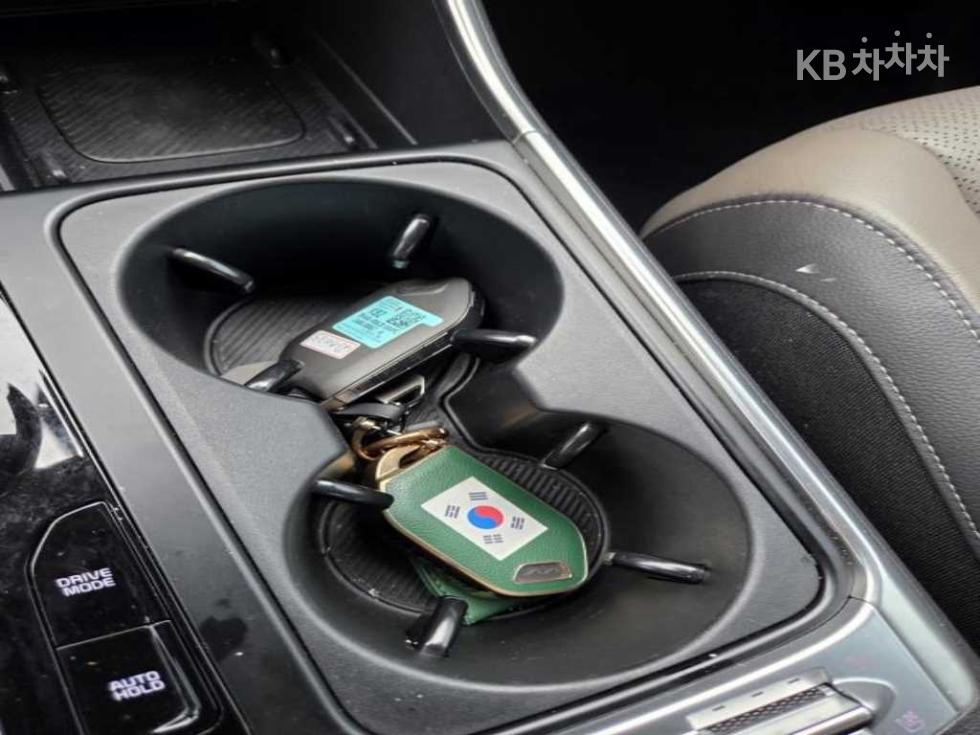 Kia Carnival — miniaturë 8