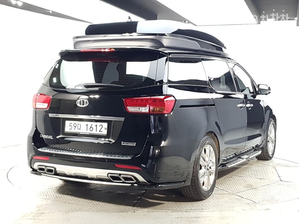 Kia Carnival — miniaturë 4