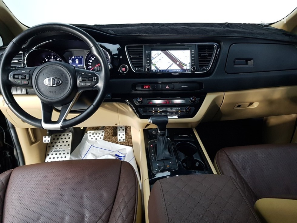 Kia Carnival — miniaturë 7