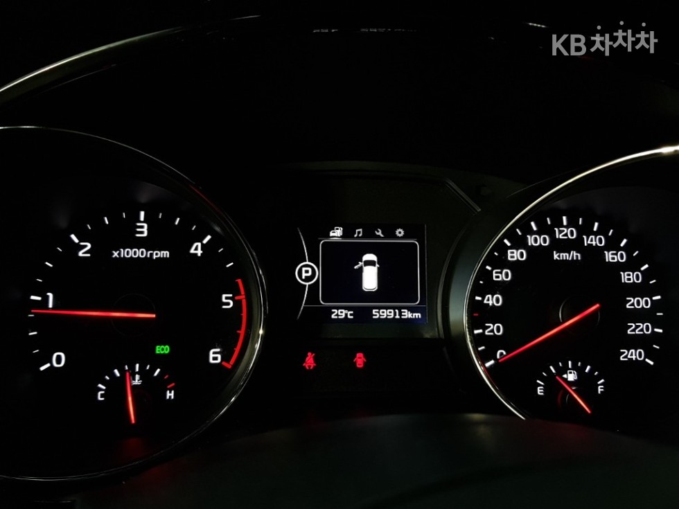 Kia Carnival — miniaturë 5