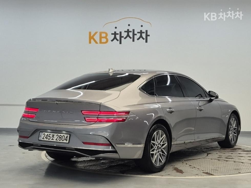 Genesis G80 — miniaturë 3