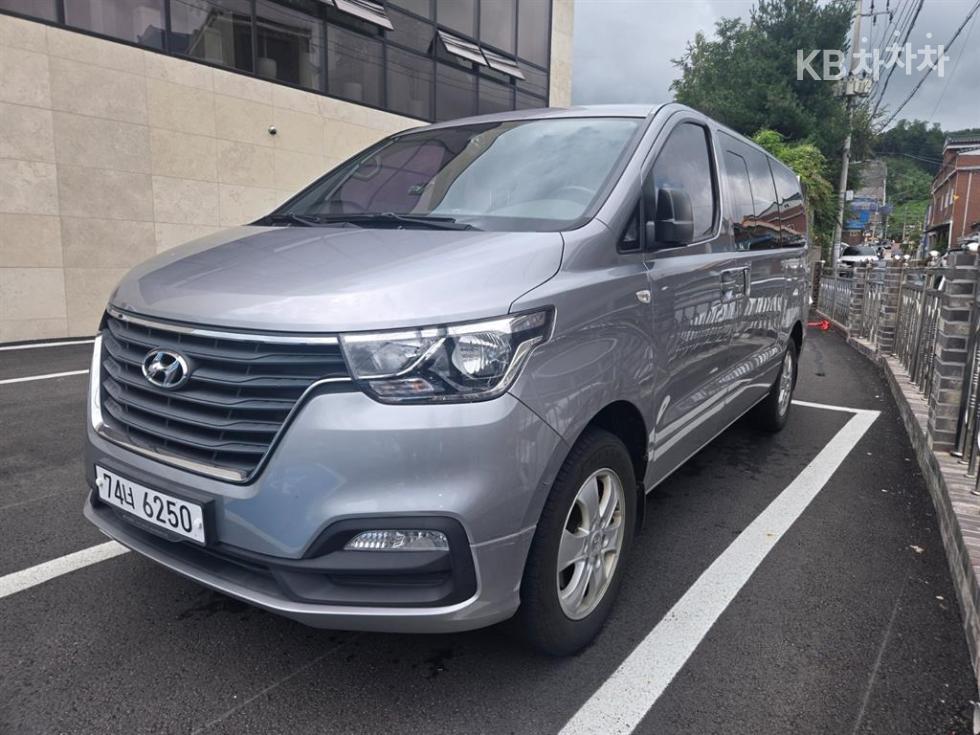 Hyundai Starex 웨건 11인승 4WD 모던 — foto 1