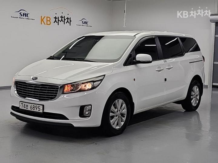 Kia Carnival 6-seater Wheelchair lift — foto 1