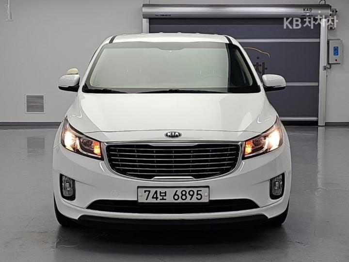 Kia Carnival — miniaturë 2