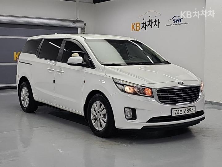 Kia Carnival — miniaturë 4