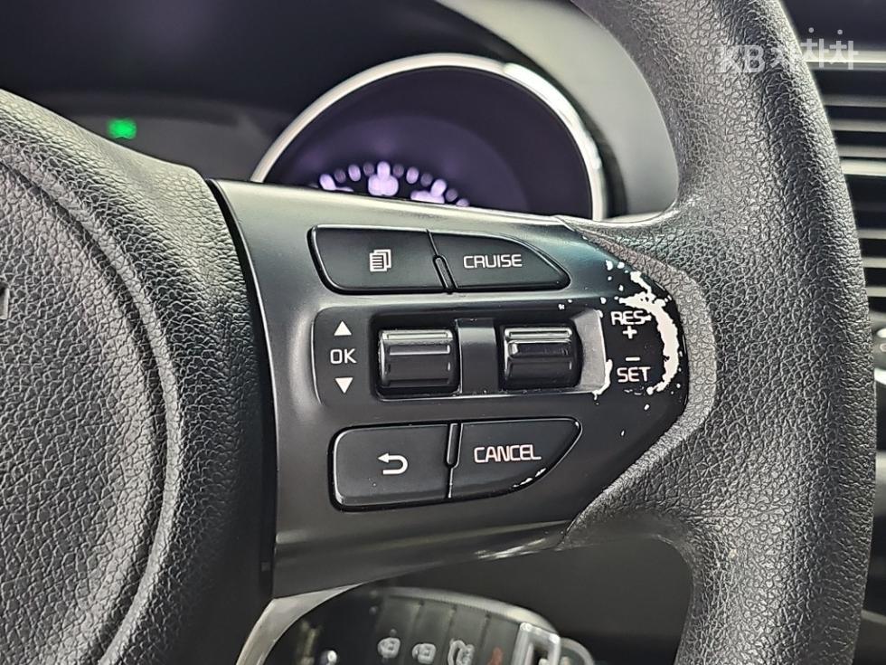 Kia Carnival — miniaturë 16