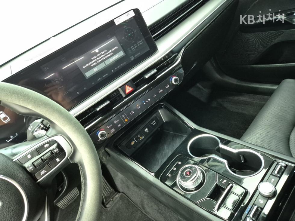 Kia K5 — miniaturë 10