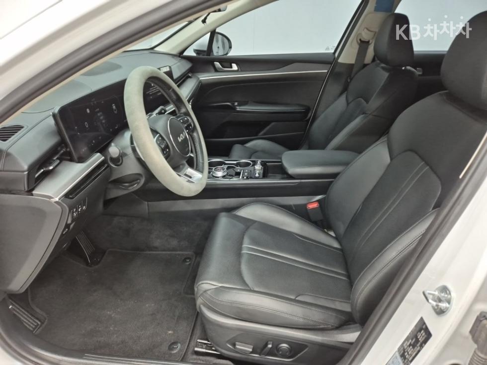 Kia K5 — miniaturë 11