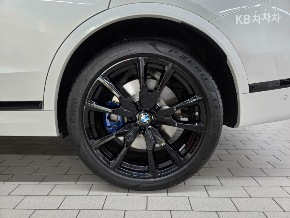 BMW X7 — miniaturë 5